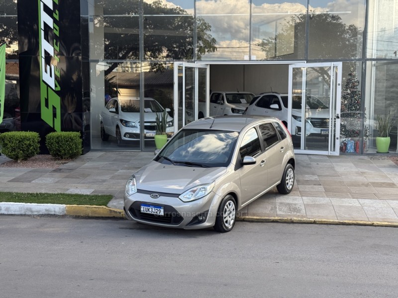 FIESTA 1.6 ROCAM SE 8V FLEX 4P MANUAL - 2014 - FARROUPILHA