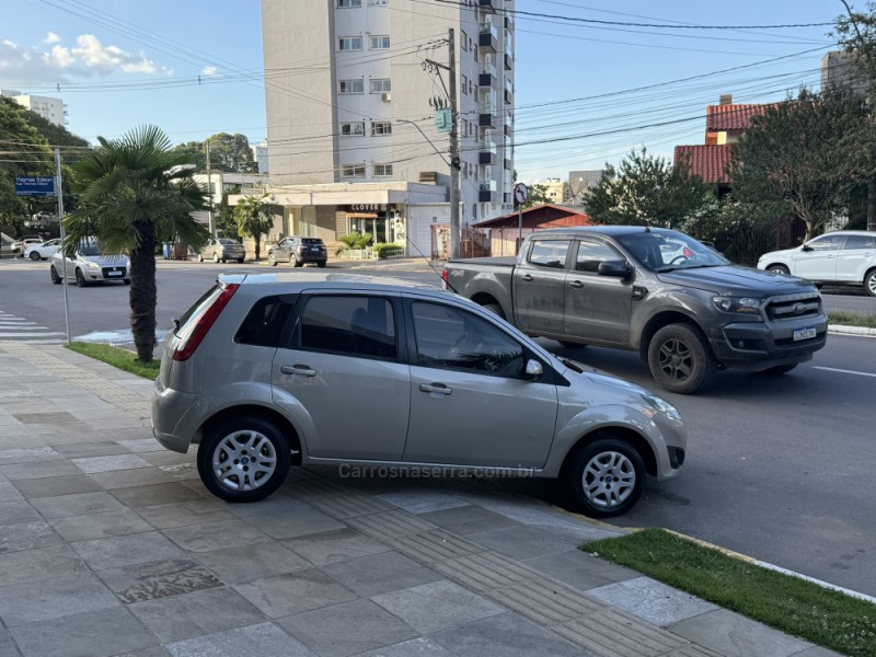 FIESTA 1.6 ROCAM SE 8V FLEX 4P MANUAL - 2014 - FARROUPILHA