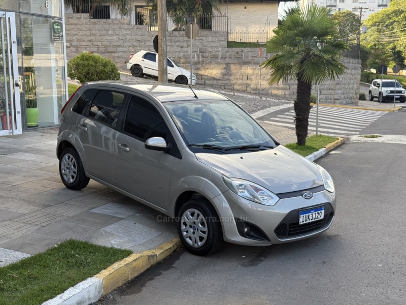 FIESTA 1.6 ROCAM SE 8V FLEX 4P MANUAL - 2014 - FARROUPILHA