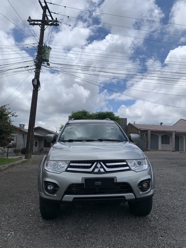 PAJERO DAKAR 3.2 4X4 16V 7 LUGARES TURBO INTERCOOLER DIESEL 4P AUTOMÁTICO - 2014 - CAXIAS DO SUL