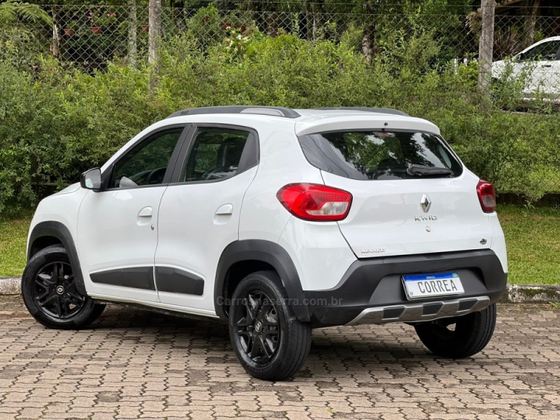 KWID 1.0 12V OUTSIDER FLEX 4P MANUAL - 2020 - CANELA