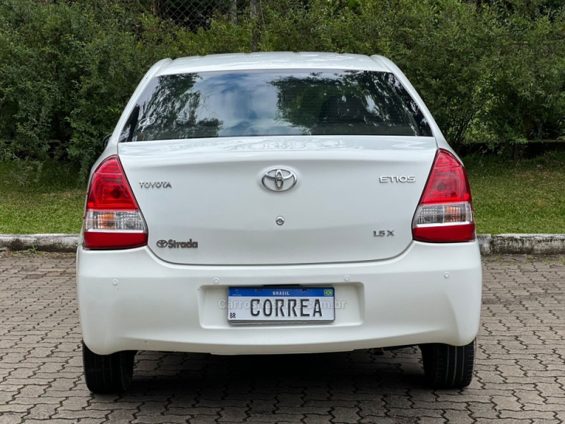 ETIOS 1.5 X SEDAN 16V FLEX 4P MANUAL - 2014 - CANELA