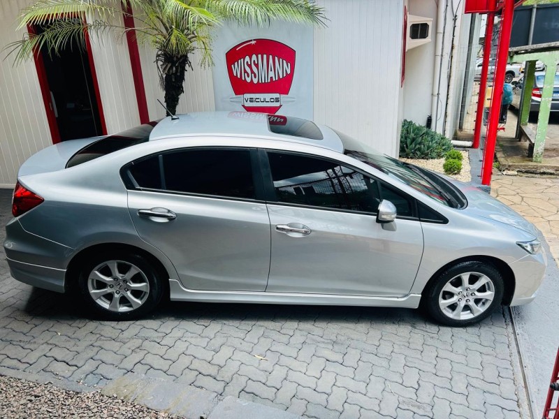 CIVIC 1.8 LXS 16V FLEX 4P AUTOMÁTICO - 2014 - TRêS COROAS