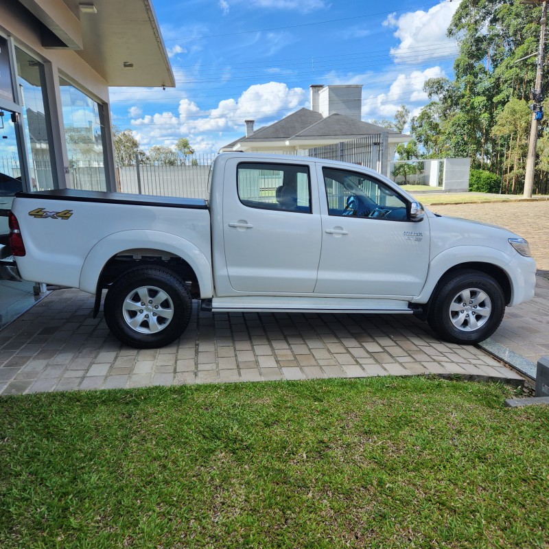 HILUX 2.7 SRV 4X4 CD 16V FLEX 4P AUTOMÁTICO - 2013 - BENTO GONçALVES