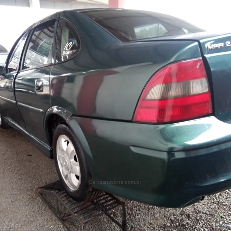 VECTRA 2.2 MPFI GLS 8V GASOLINA 4P MANUAL - 2000 - CAXIAS DO SUL