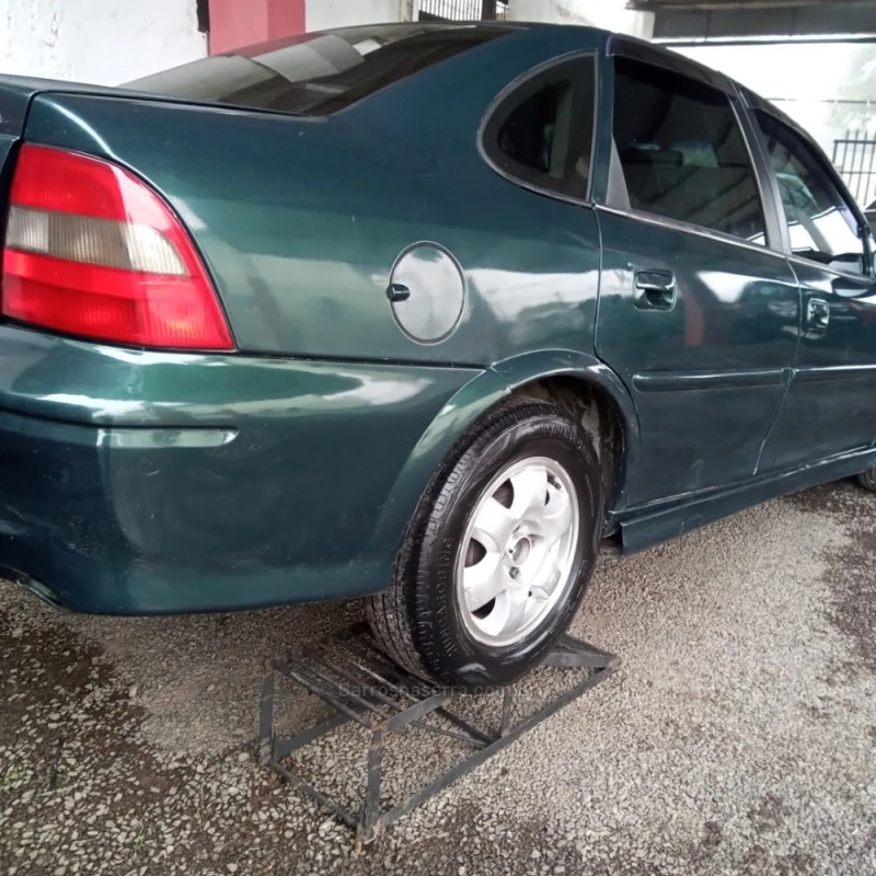 VECTRA 2.2 MPFI GLS 8V GASOLINA 4P MANUAL - 2000 - CAXIAS DO SUL