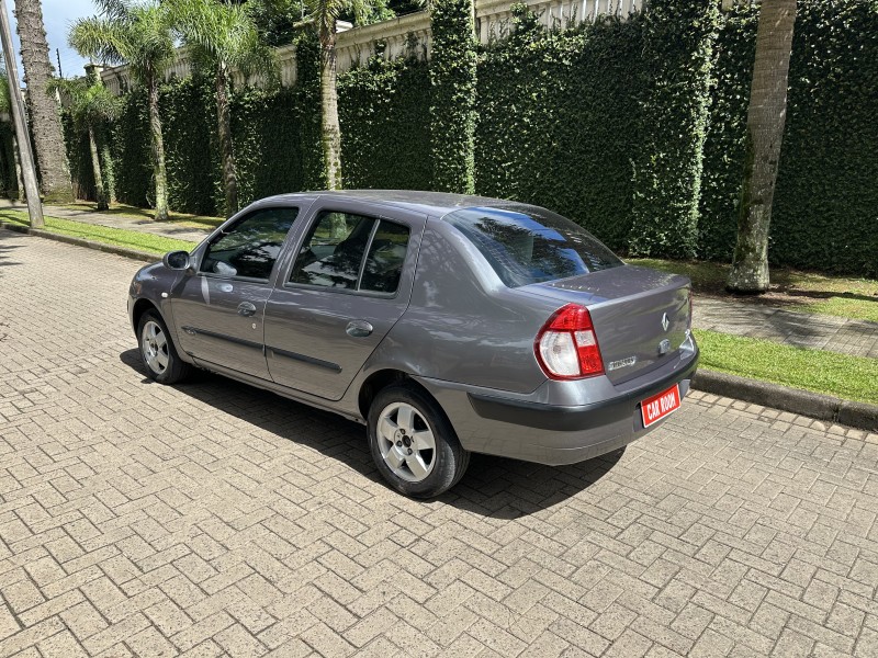 CLIO 1.6 PRIVILÉGE SEDAN 16V FLEX 4P MANUAL - 2006 - CAXIAS DO SUL