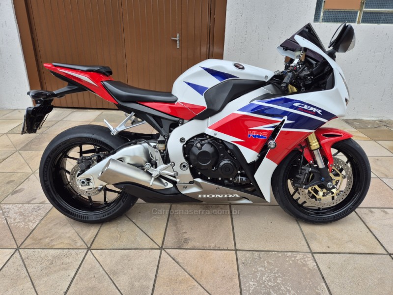 CBR 1000RR FIREBLADE - 2013 - BENTO GONçALVES