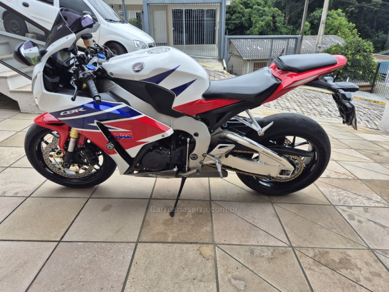 CBR 1000RR FIREBLADE - 2013 - BENTO GONçALVES