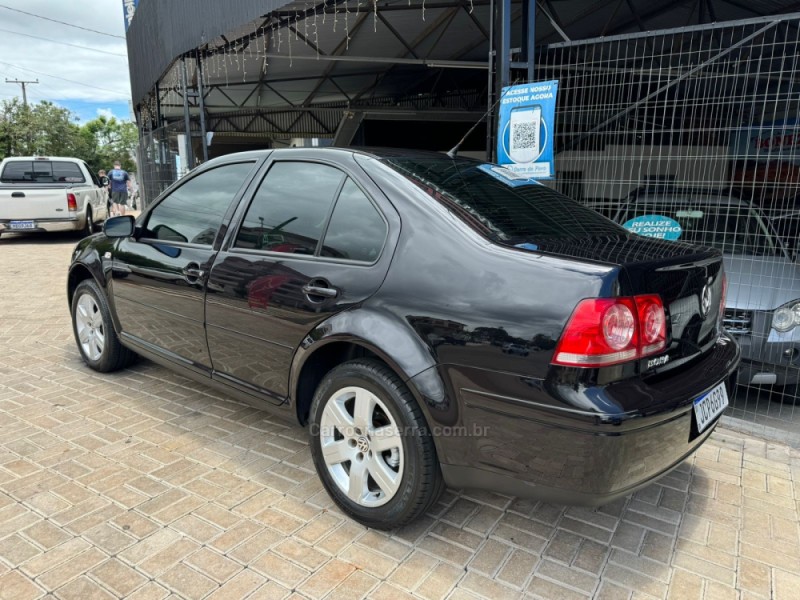 BORA 2.0 MI 8V FLEX 4P MANUAL - 2010 - TAPEJARA