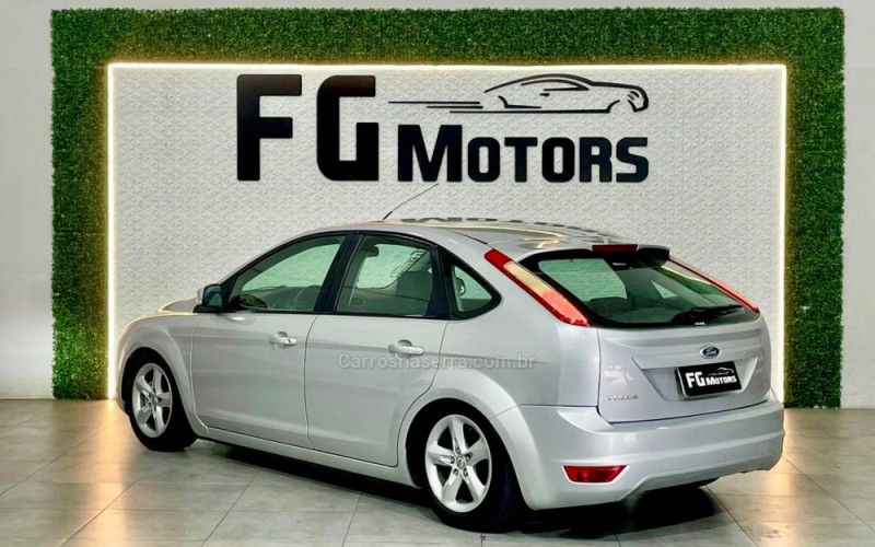 FOCUS 1.6 GLX 8V FLEX 4P MANUAL - 2011 - NOVO HAMBURGO