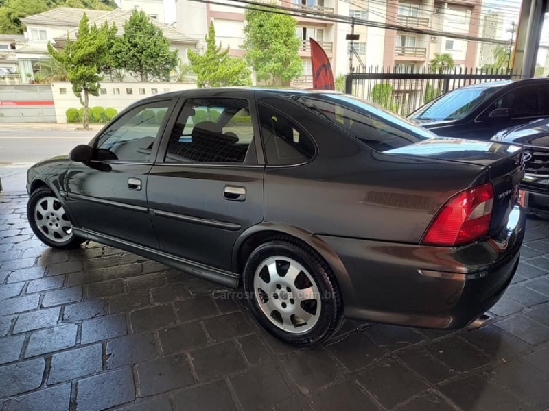 VECTRA 2.0 MPFI COLLECTION 8V GASOLINA 4P MANUAL - 2005 - CAXIAS DO SUL