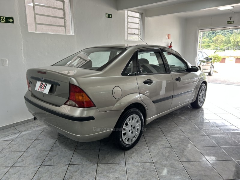 FOCUS 1.6 GLX SEDAN 8V GASOLINA 4P MANUAL - 2007 - NOVA PRATA