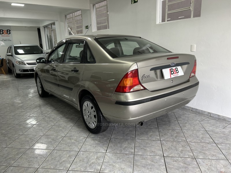 FOCUS 1.6 GLX SEDAN 8V GASOLINA 4P MANUAL - 2007 - NOVA PRATA