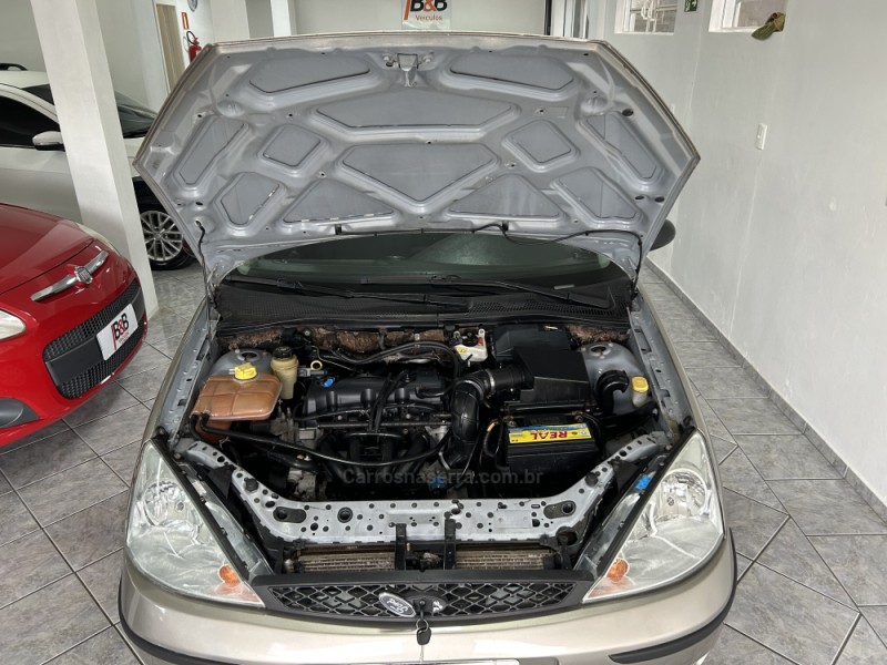 FOCUS 1.6 GLX SEDAN 8V GASOLINA 4P MANUAL - 2007 - NOVA PRATA