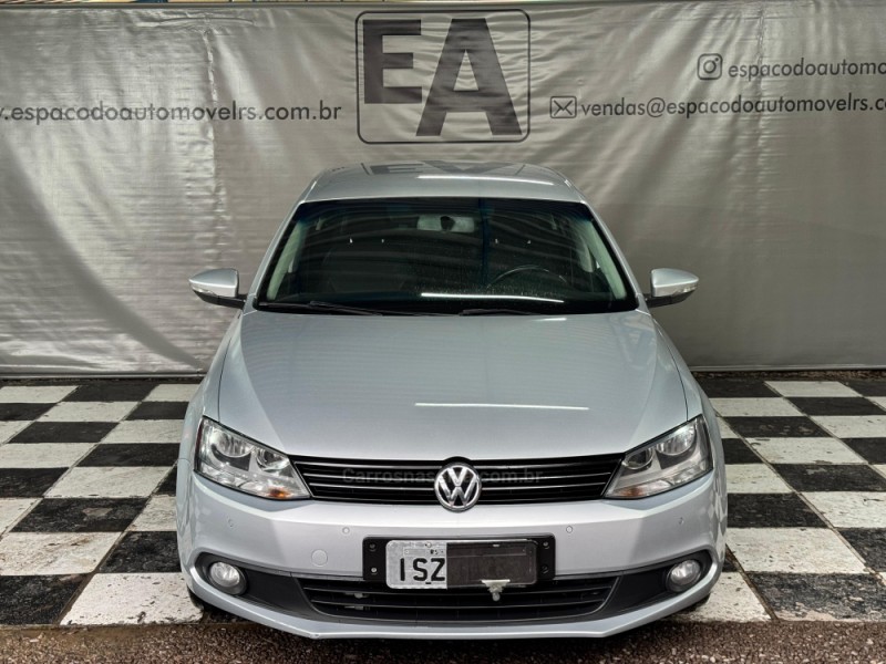 JETTA 2.0 COMFORTLINE FLEX 4P MANUAL - 2012 - NOVA PRATA