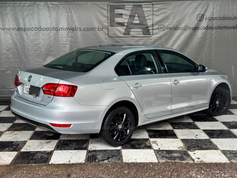 JETTA 2.0 COMFORTLINE FLEX 4P MANUAL - 2012 - NOVA PRATA