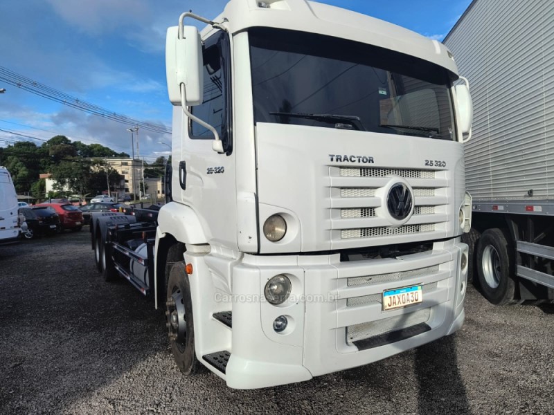 25 320 e constellation 6x2 titan tractor 2011 caxias do sul