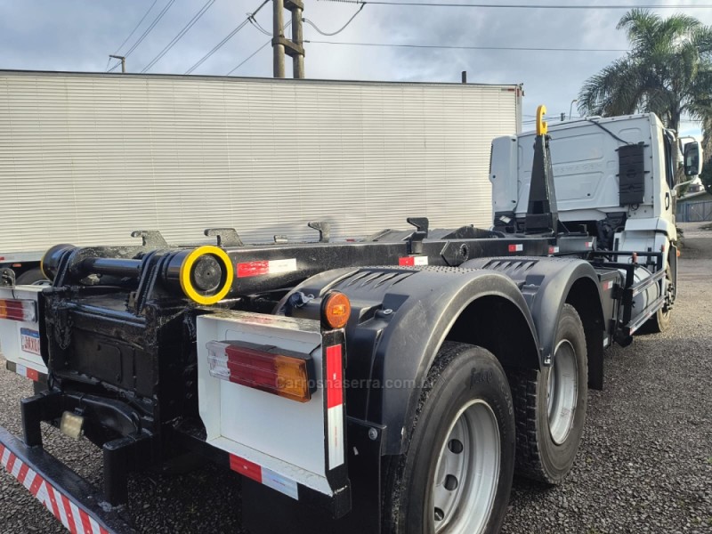 25-320 E CONSTELLATION 6X2 TITAN TRACTOR - 2011 - CAXIAS DO SUL