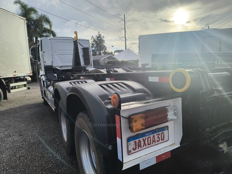 25-320 E CONSTELLATION 6X2 TITAN TRACTOR - 2011 - CAXIAS DO SUL