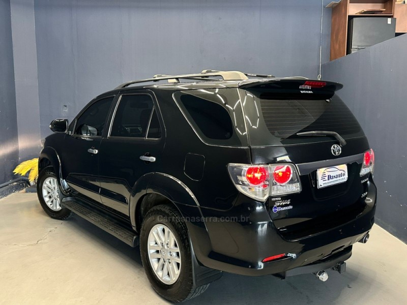 HILUX SW4 3.0 SRV 4X4 7 LUGARES 16V TURBO INTERCOOLER DIESEL 4P AUTOMÁTICO - 2012 - CAXIAS DO SUL