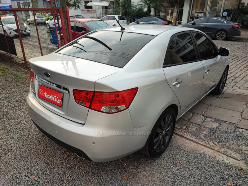 CERATO 1.6 SX3 16V GASOLINA 4P MANUAL - 2013 - FARROUPILHA