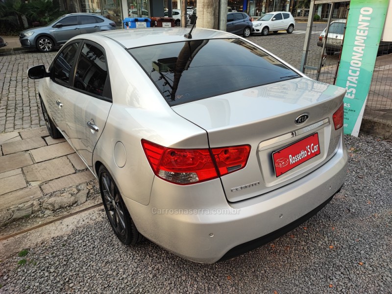 CERATO 1.6 SX3 16V GASOLINA 4P MANUAL - 2013 - FARROUPILHA