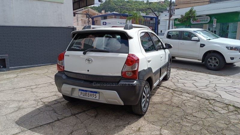 ETIOS CROSS 1.5 16V FLEX 4P MANUAL - 2014 - FLORES DA CUNHA