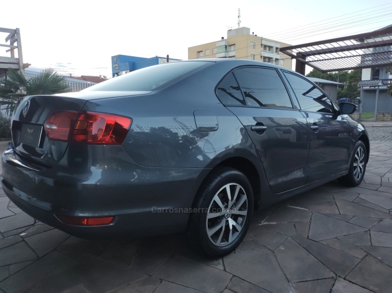 JETTA 2.0 COMFORTLINE FLEX 4P TIPTRONIC - 2013 - CAXIAS DO SUL