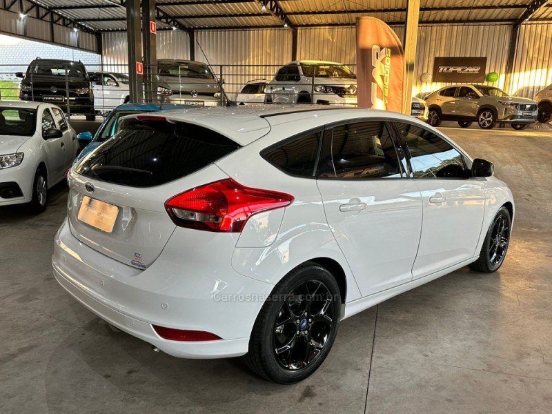 FOCUS 2.0 SE HATCH 16V FLEX 4P AUTO - 2016 - CAMPO BOM