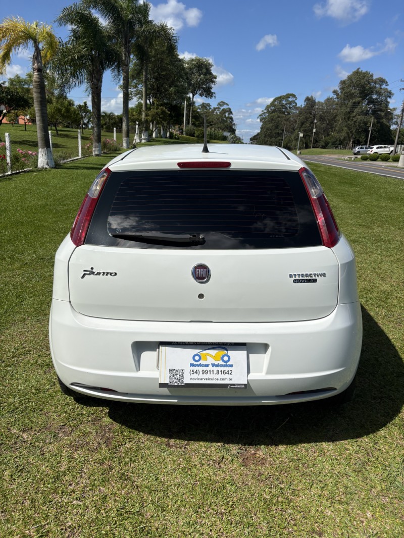 PUNTO 1.4 ATTRACTIVE 8V FLEX 4P MANUAL - 2011 - FARROUPILHA