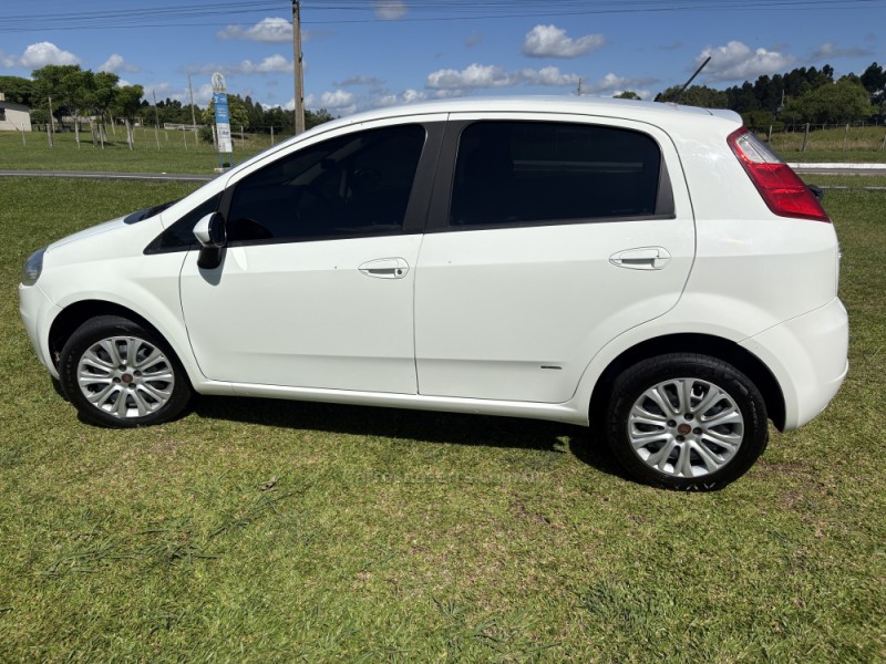 PUNTO 1.4 ATTRACTIVE 8V FLEX 4P MANUAL - 2011 - FARROUPILHA