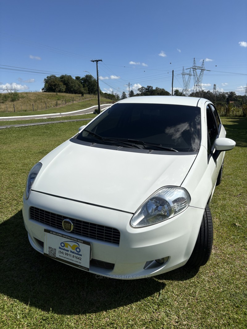 PUNTO 1.4 ATTRACTIVE 8V FLEX 4P MANUAL - 2011 - FARROUPILHA