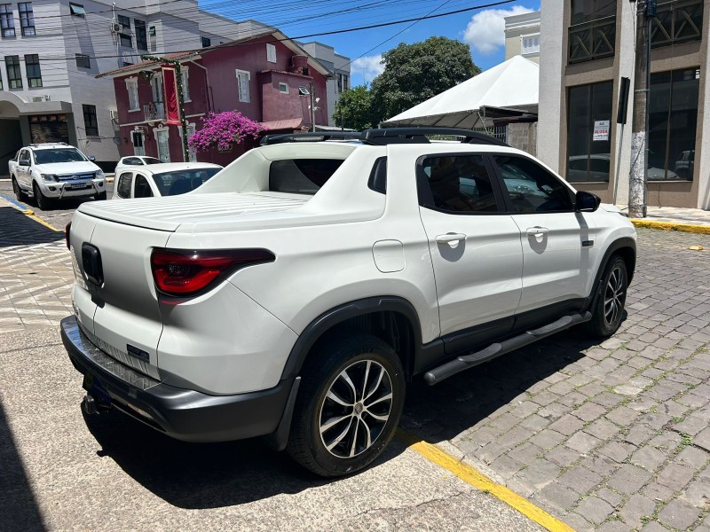 TORO 2.0 16V ULTRA 4X4 AT9 DIESEL 4P AUTOMÁTICO - 2020 - GARIBALDI