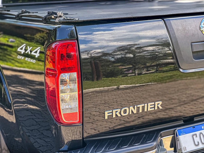 FRONTIER 2.5 LE 4X4 CD TURBO ELETRONIC DIESEL 4P AUTOMÁTICO - 2013 - CANELA