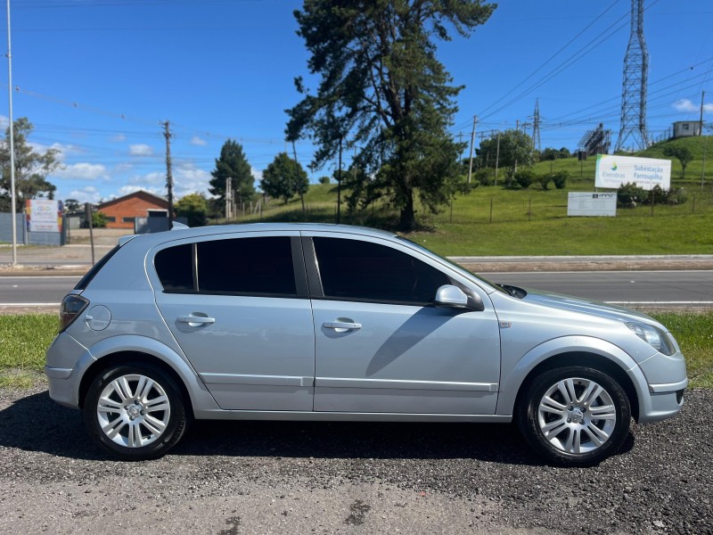 VECTRA 2.0 MPFI GT HATCH 8V FLEX 4P MANUAL