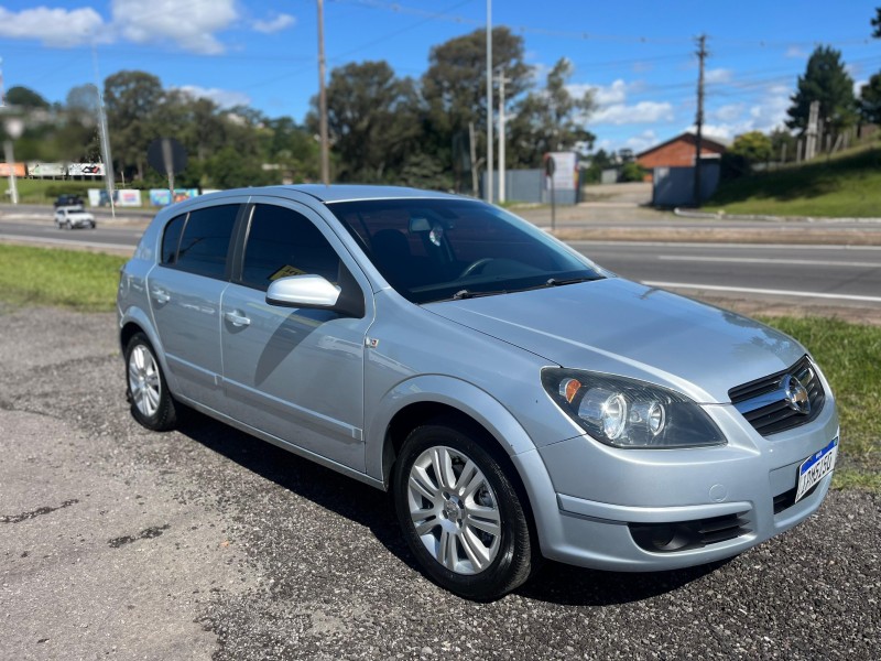 VECTRA 2.0 MPFI GT HATCH 8V FLEX 4P MANUAL - 2009 - FARROUPILHA