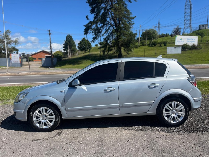 VECTRA 2.0 MPFI GT HATCH 8V FLEX 4P MANUAL - 2009 - FARROUPILHA