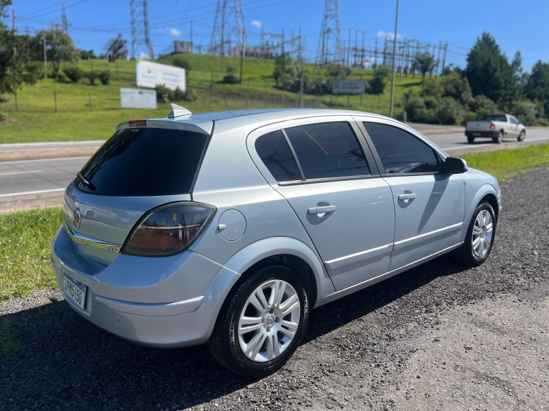 VECTRA 2.0 MPFI GT HATCH 8V FLEX 4P MANUAL - 2009 - FARROUPILHA