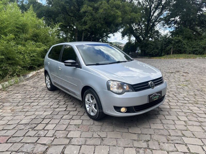 POLO 1.6 MI SPORTLINE 8V FLEX 4P MANUAL - 2014 - NOVA PRATA