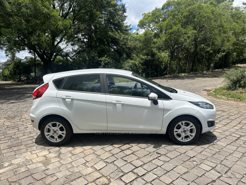 FIESTA 1.6 SEL HATCH 16V FLEX 4P MANUAL - 2017 - NOVA PRATA