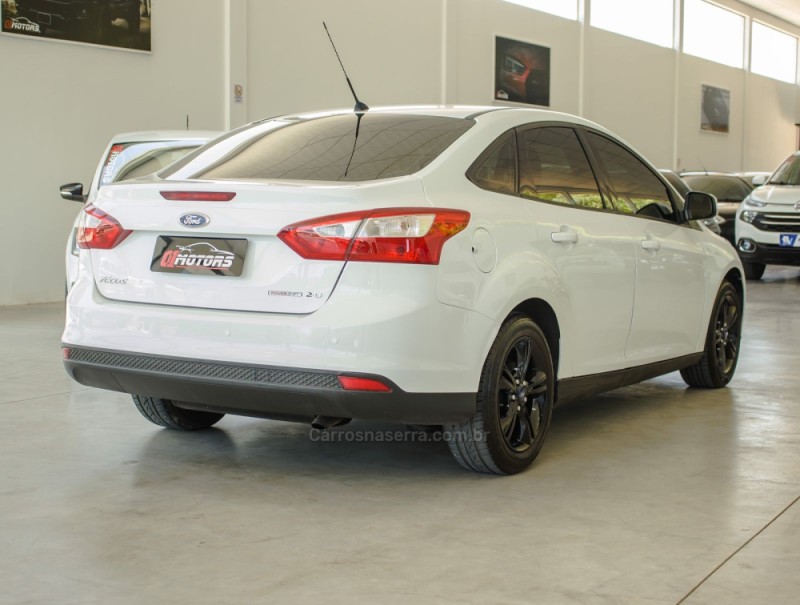 FOCUS 2.0 SE FASTBACK 16V FLEX 4P AUTOMÁTICO - 2015 - NOVO HAMBURGO