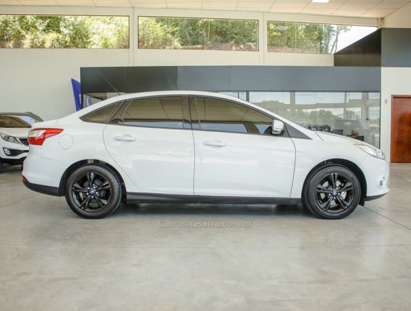 FOCUS 2.0 SE FASTBACK 16V FLEX 4P AUTOMÁTICO - 2015 - NOVO HAMBURGO