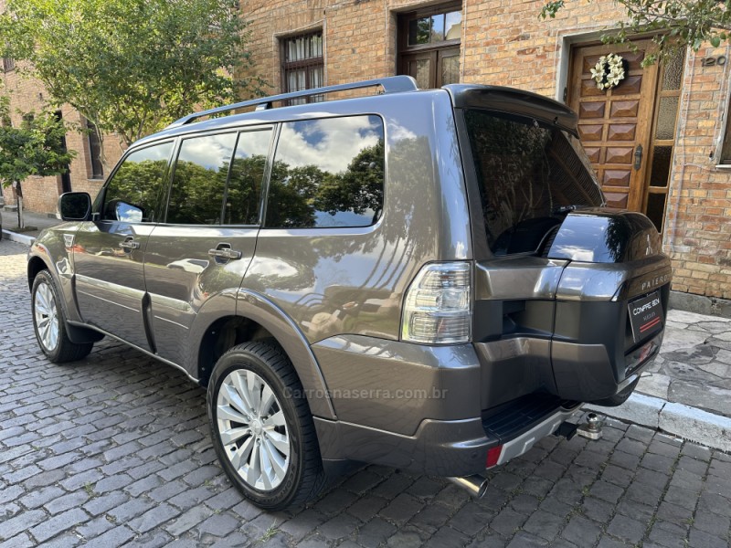 PAJERO FULL 3.8 HPE 4X4 V6 24V GASOLINA 4P AUTOMÁTICO - 2015 - CAXIAS DO SUL