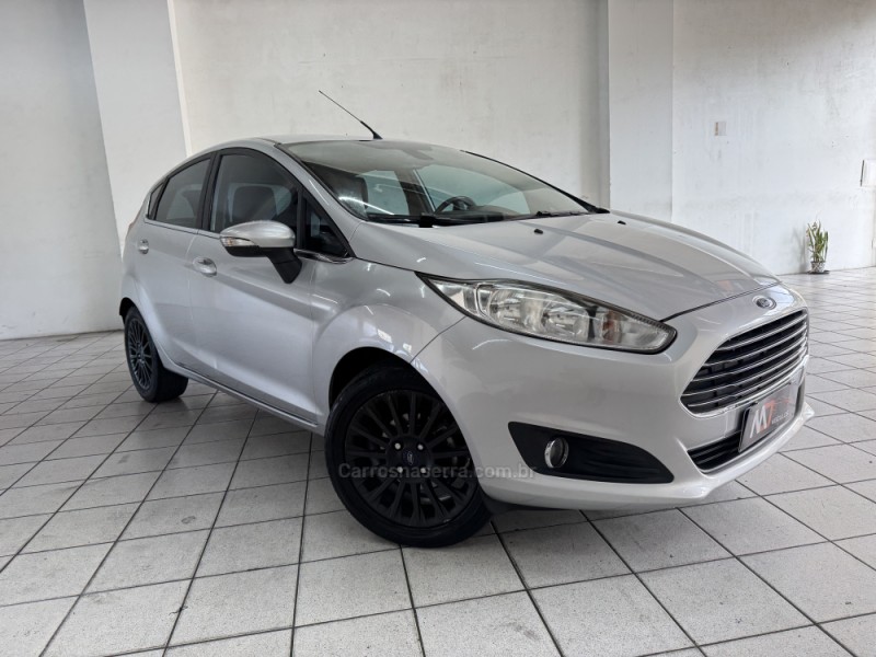 FIESTA 1.6 TITANIUM HATCH 16V FLEX 4P AUTOMÁTICO - 2015 - CAXIAS DO SUL