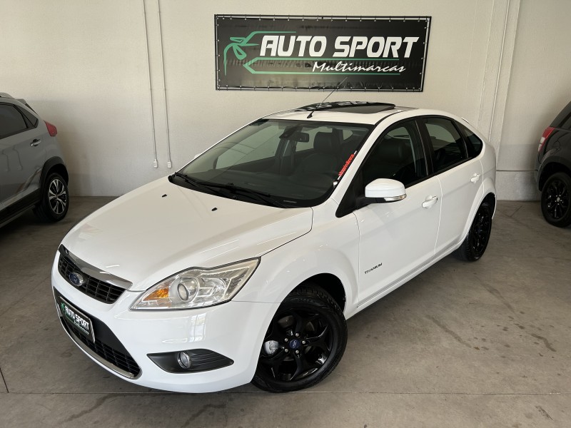 focus 2.0 titanium hatch 16v flex 4p manual 2013 caxias do sul