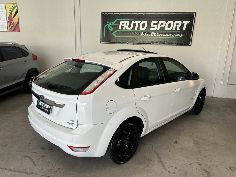 FOCUS 2.0 TITANIUM HATCH 16V FLEX 4P MANUAL - 2013 - CAXIAS DO SUL