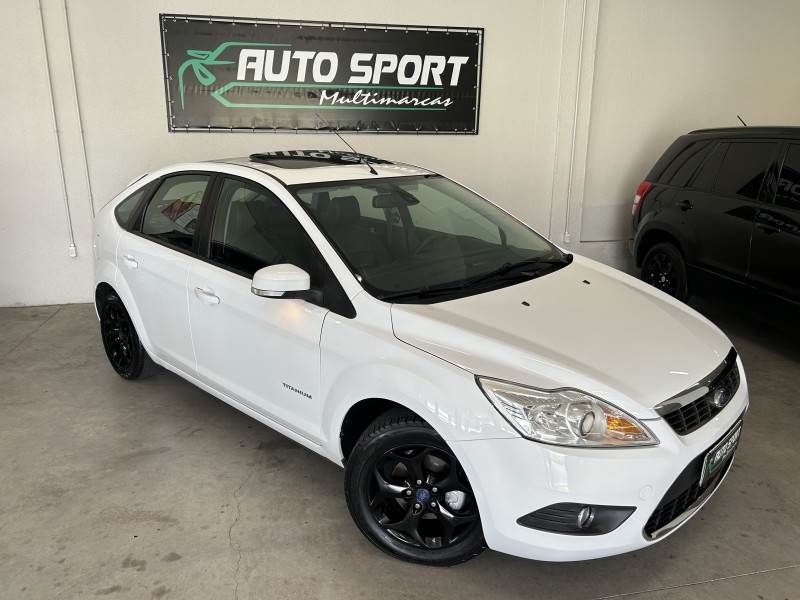 FOCUS 2.0 TITANIUM HATCH 16V FLEX 4P MANUAL - 2013 - CAXIAS DO SUL