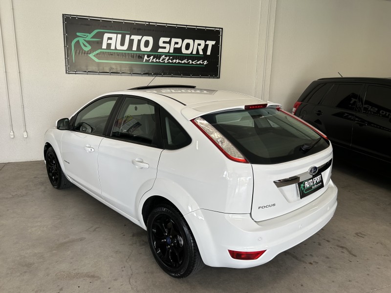 FOCUS 2.0 TITANIUM HATCH 16V FLEX 4P MANUAL - 2013 - CAXIAS DO SUL