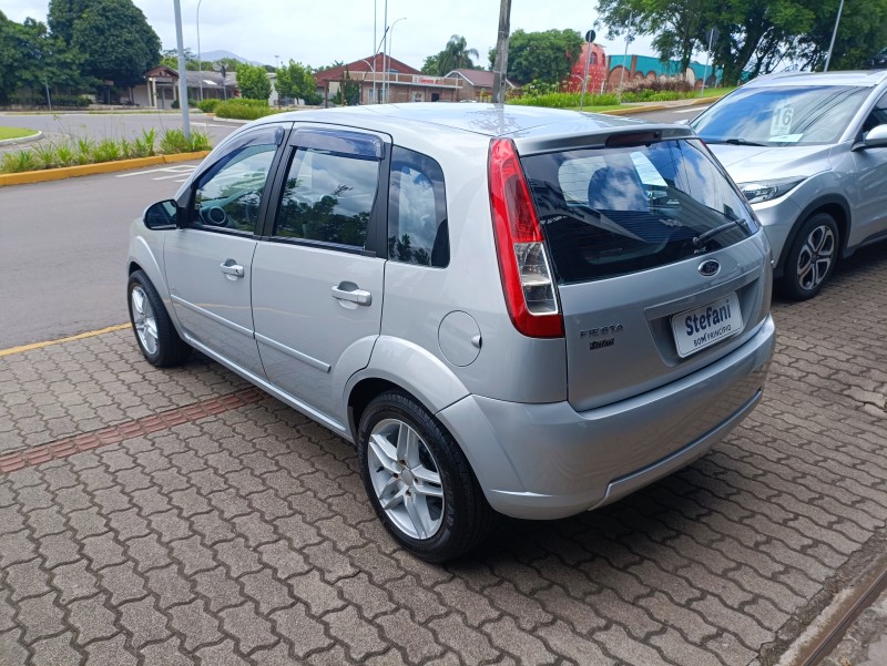 FIESTA 1.6 MPI CLASS HATCH 8V FLEX 4P MANUAL - 2009 - BOM PRINCíPIO